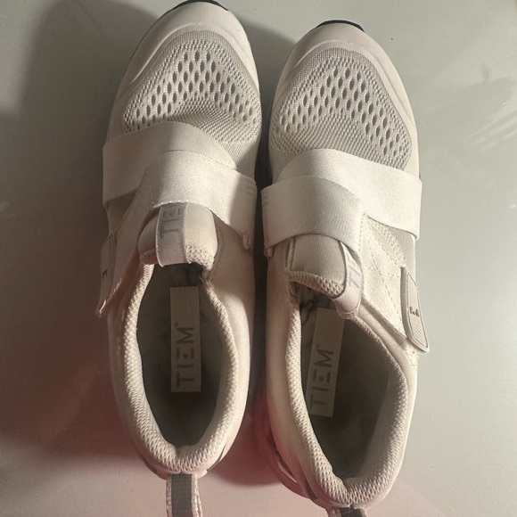 TIEM SPIN SHOES W SPD CLIPS SIZE 8 - Picture 2 of 3
